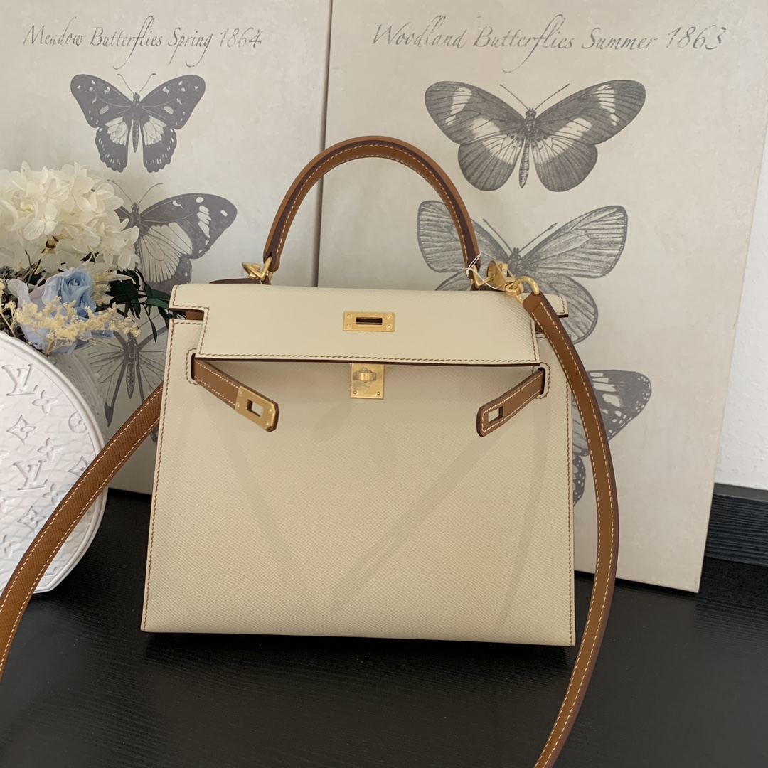 에르메스 켈리백25 화이트 골드브라운 금장 앱송